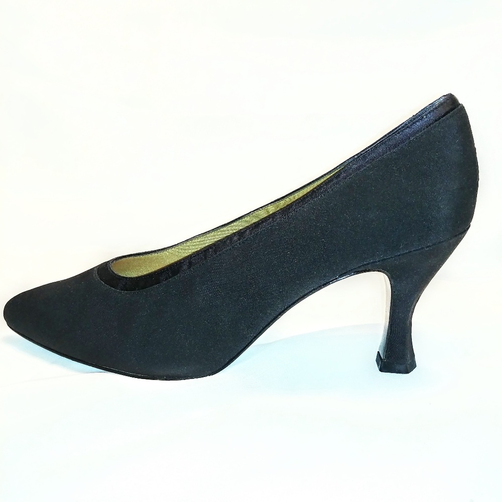 Nina Black Fabric Heels Dress Shoes. 8.5